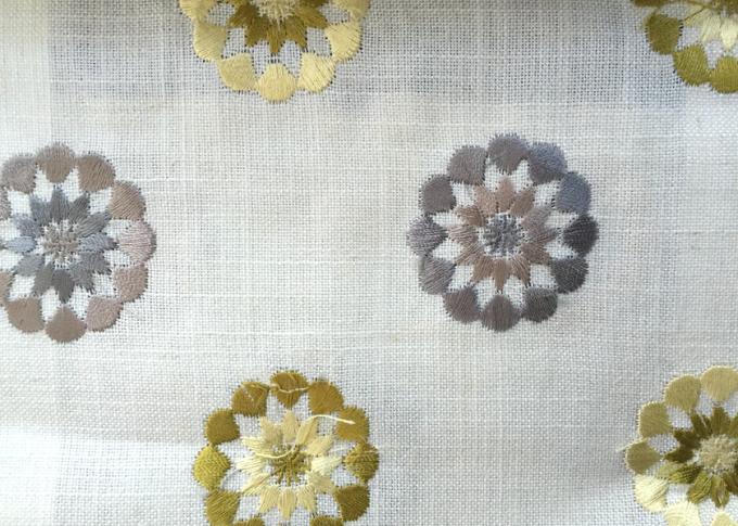 Yarn Dyed Viscose Dressmaking Fabric / Flower Embroidered Fabric